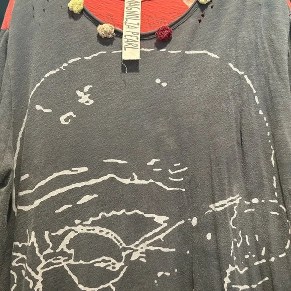 Magnolia Pearl Gray Graphic Tee - Picture 9 of 12